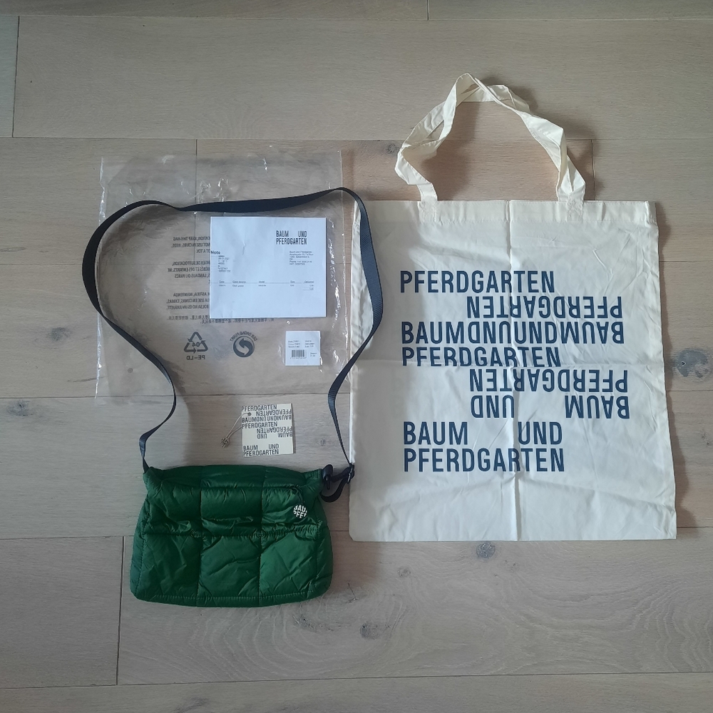 NWT Baum und Pfegarden green nylon crossbody bag